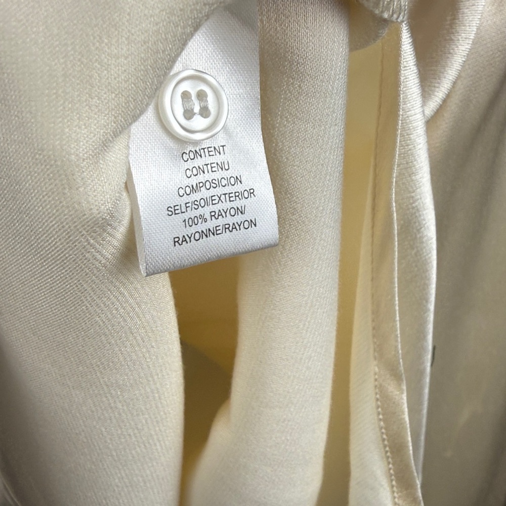 💠NWT WAYF Silky Button Down Top (S) - Picture 3 of 6